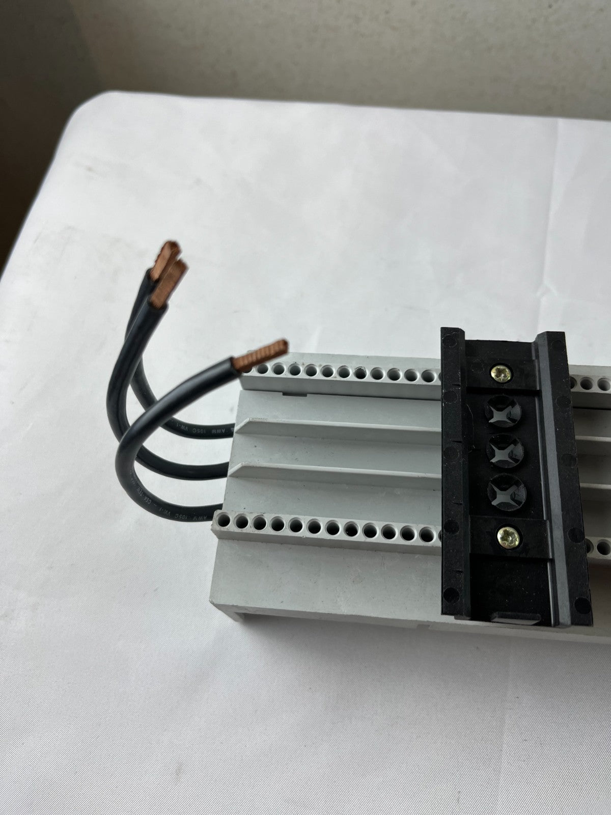 Wöhner 32 563.000 6032 Busbar Adapter Fuse Block 32A 690V 3‑Pole New Spare
