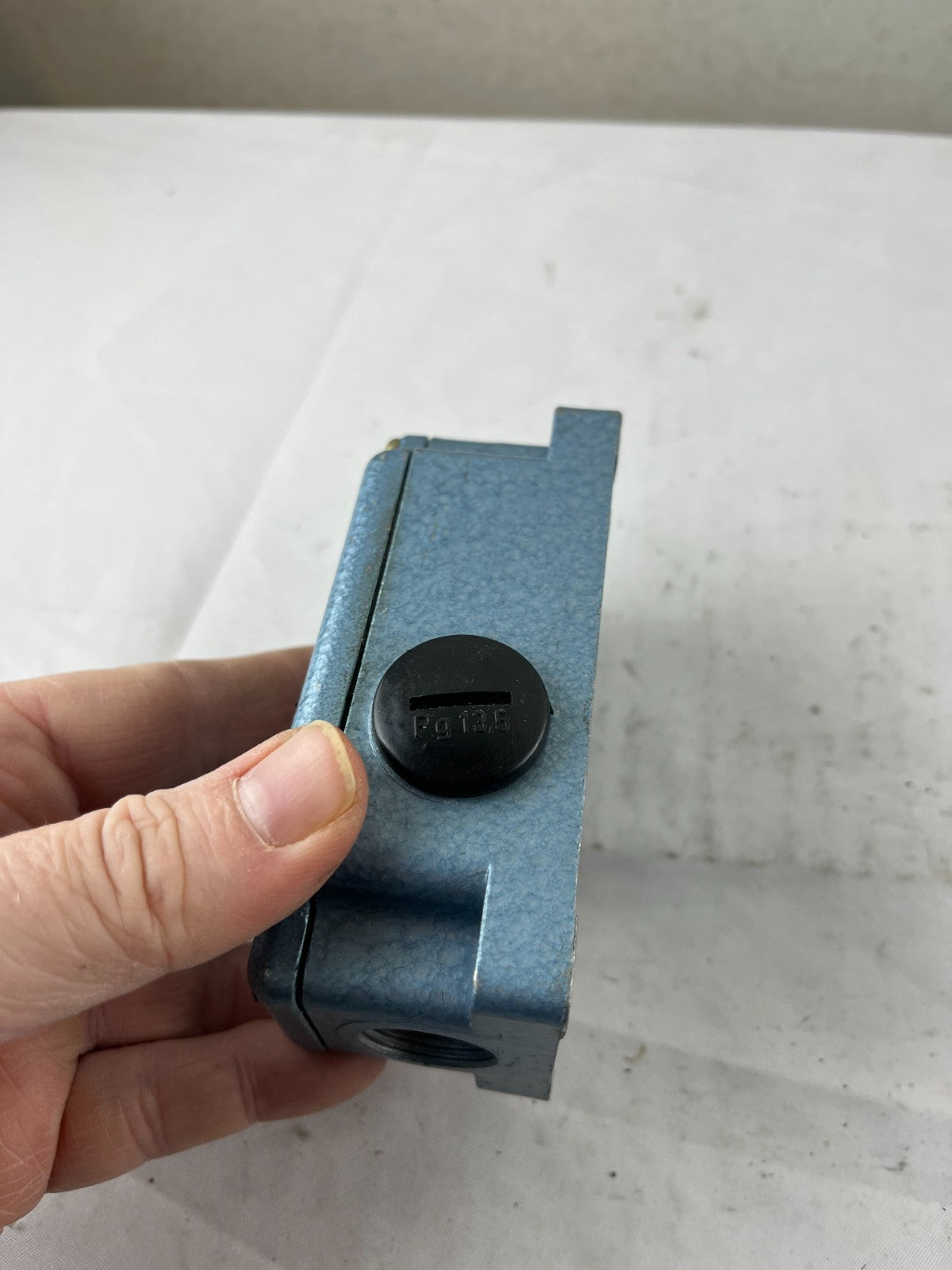 Schmersal TK 016-21Y Alumax Heavy Duty Limit Switch 500V 10A PG13.5 Used