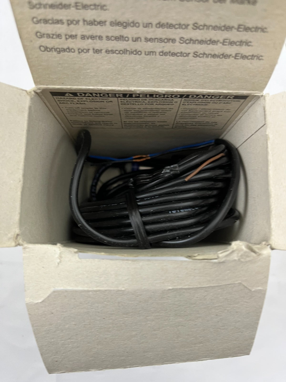 Telemecanique XS618B1PAL5 Inductive Proximity Sensor M18 8mm 12-48V Schneider