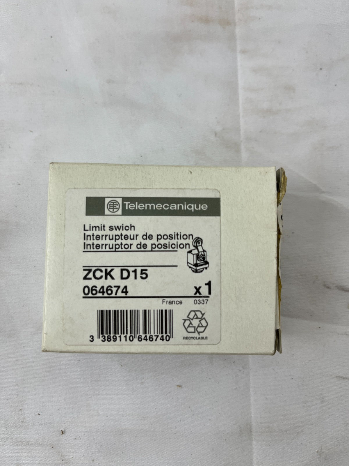 Telemecanique ZCK D15 064674 Limit Switch Head Roller Lever New NOS Spare Unit
