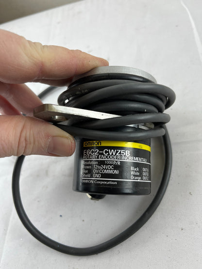 Omron E6C2-CWZ5B Rotary Encoder 1000 P/R 12–24 VDC Incremental Used Spare