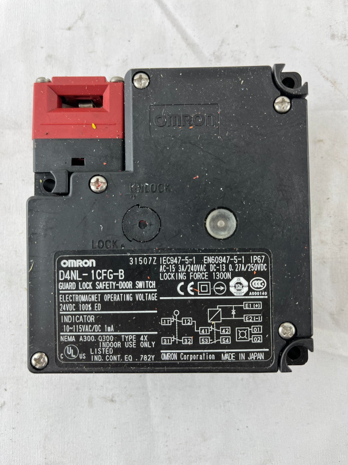 NEW Omron D4NL-1CFG-B Guard Lock Safety Switch 24VDC Solenoid 1300N Japan