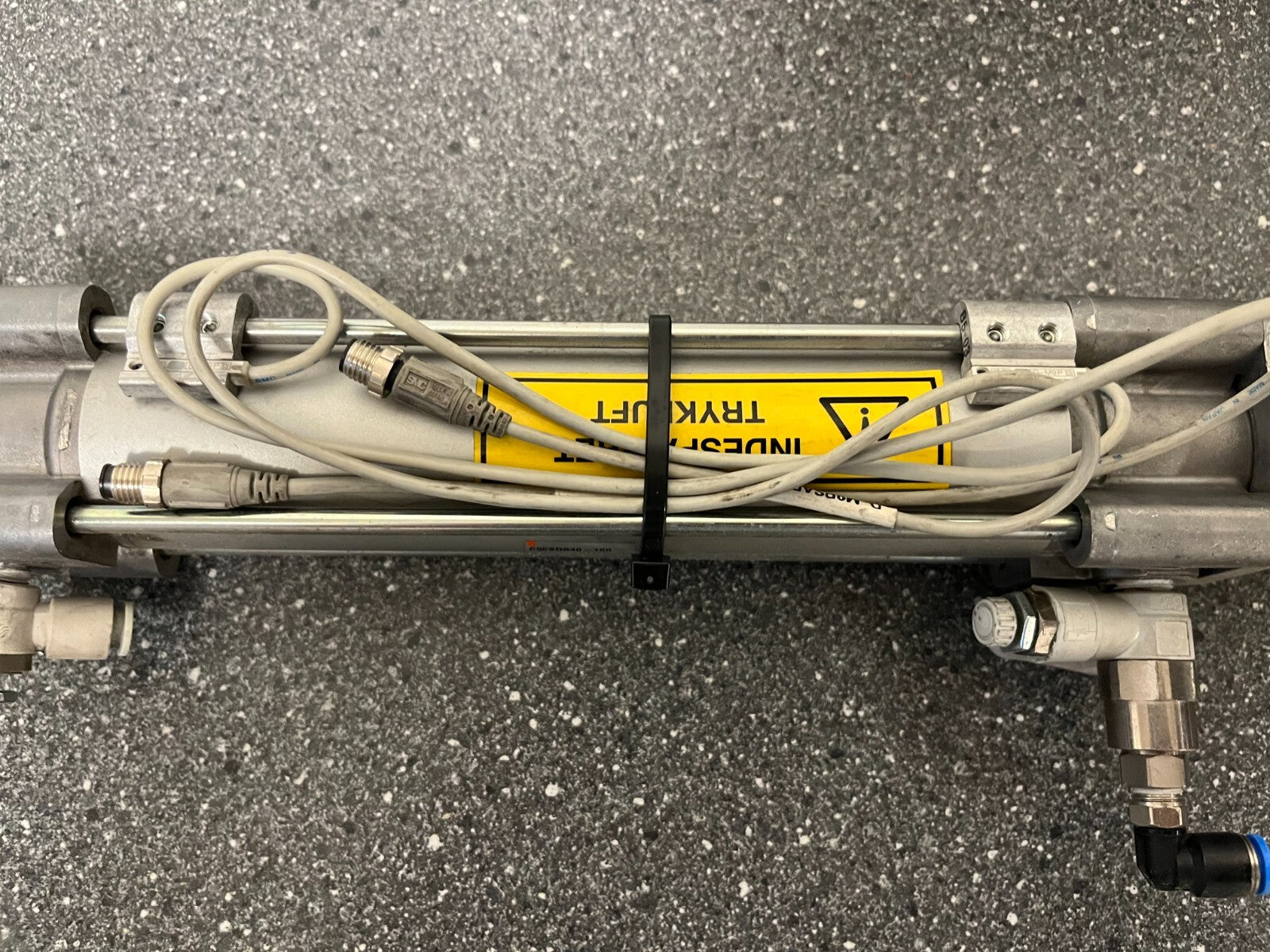 SMC Pneumatic Cylinder CS95D040-160U, Double Acting, 160mm Stroke, Tested