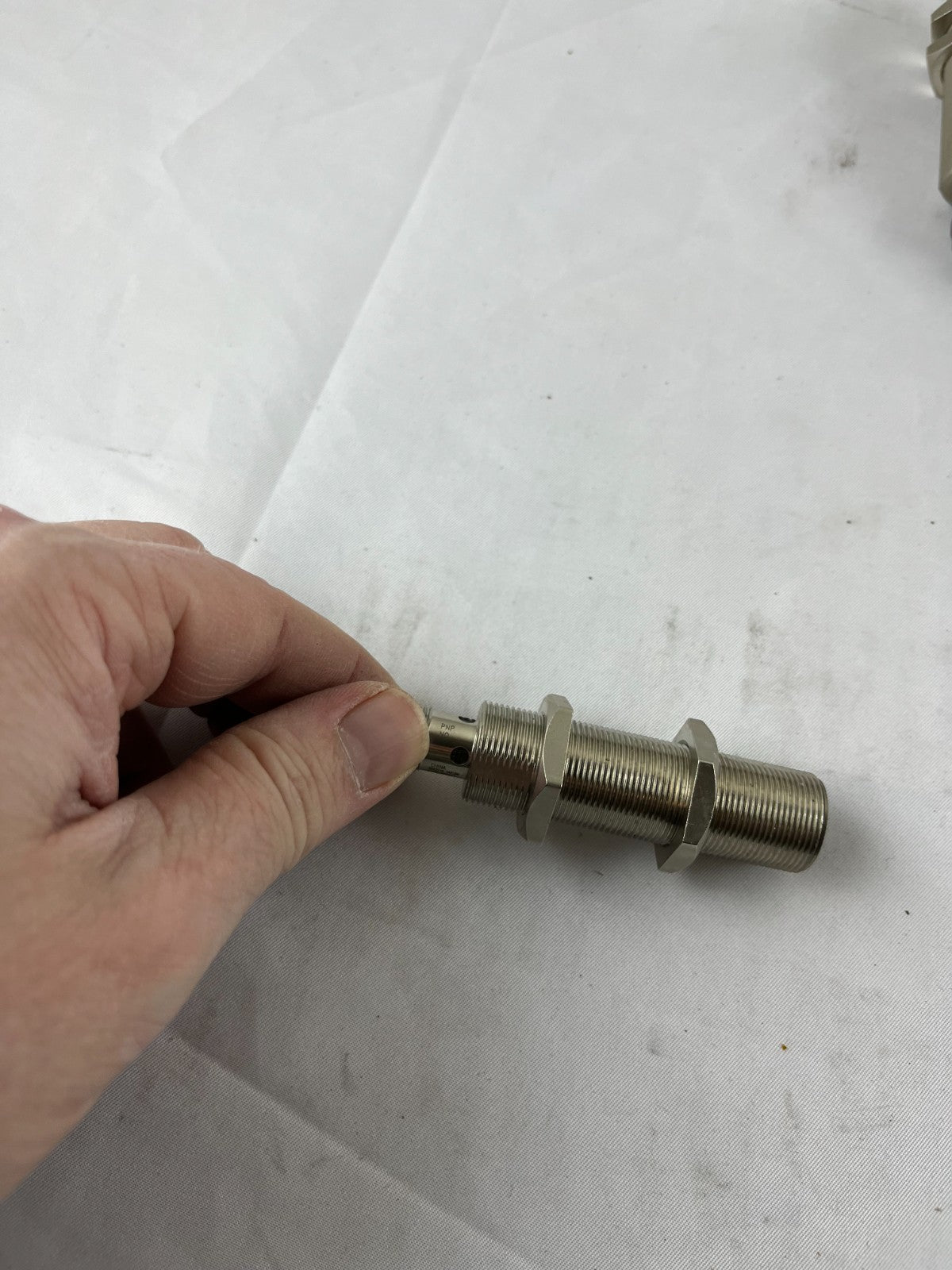 Omron E2A‑M18KS08‑M1‑B1 Inductive Proximity Sensor 8 mm PNP NO M18 Short Body