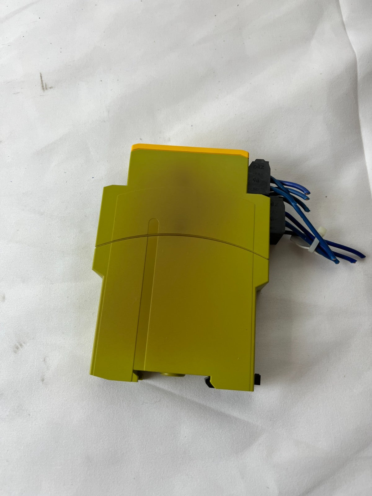 Pilz 787301 PNOZ X2.8P Safety Relay 24VAC/DC E-Stop 3n/o 1n/c Used Working Spare