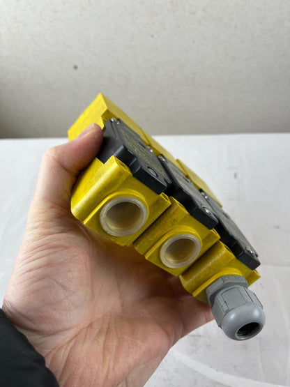 3x Turck Bi 15-CP40-VN4X Proximity Sensor 15mm 10-65VDC Inductive Bundle USED