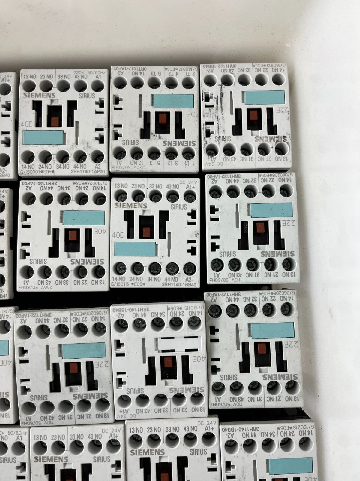 Siemens SIRIUS Contactor Relay Lot 35pcs 3RH1140 3RH1131 Mixed 24V/230V Used