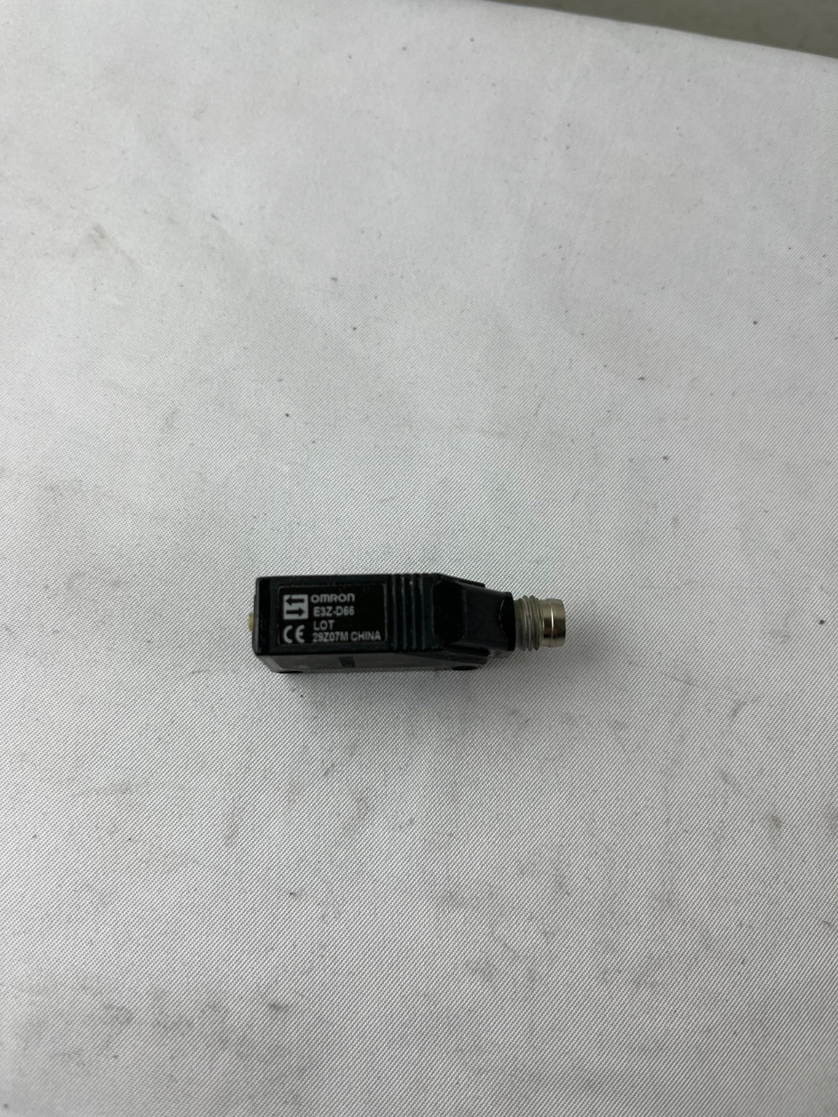 Omron E3Z-D66 Photoelectric Sensor 10-30VDC M8 Used China Spare Unit
