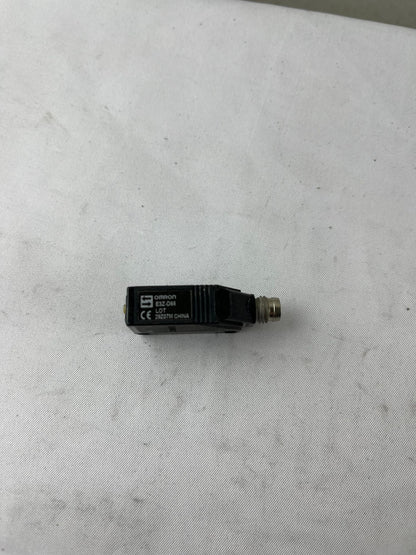 Omron E3Z-D66 Photoelectric Sensor 10-30VDC M8 Used China Spare Unit