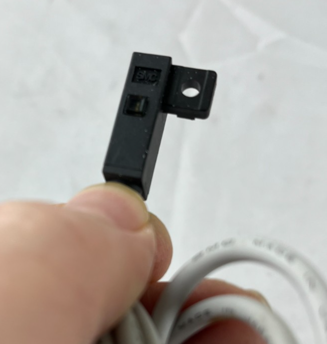 SMC D-J79 NEW Auto Switch Magnetic Reed Sensor Rail Mount 24VDC Cylinder Japan