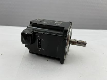 Yaskawa SGM7J-02A7A-M111 AC Servo Motor 200V 0.2kW 0.637Nm Sigma-7 Tested Used