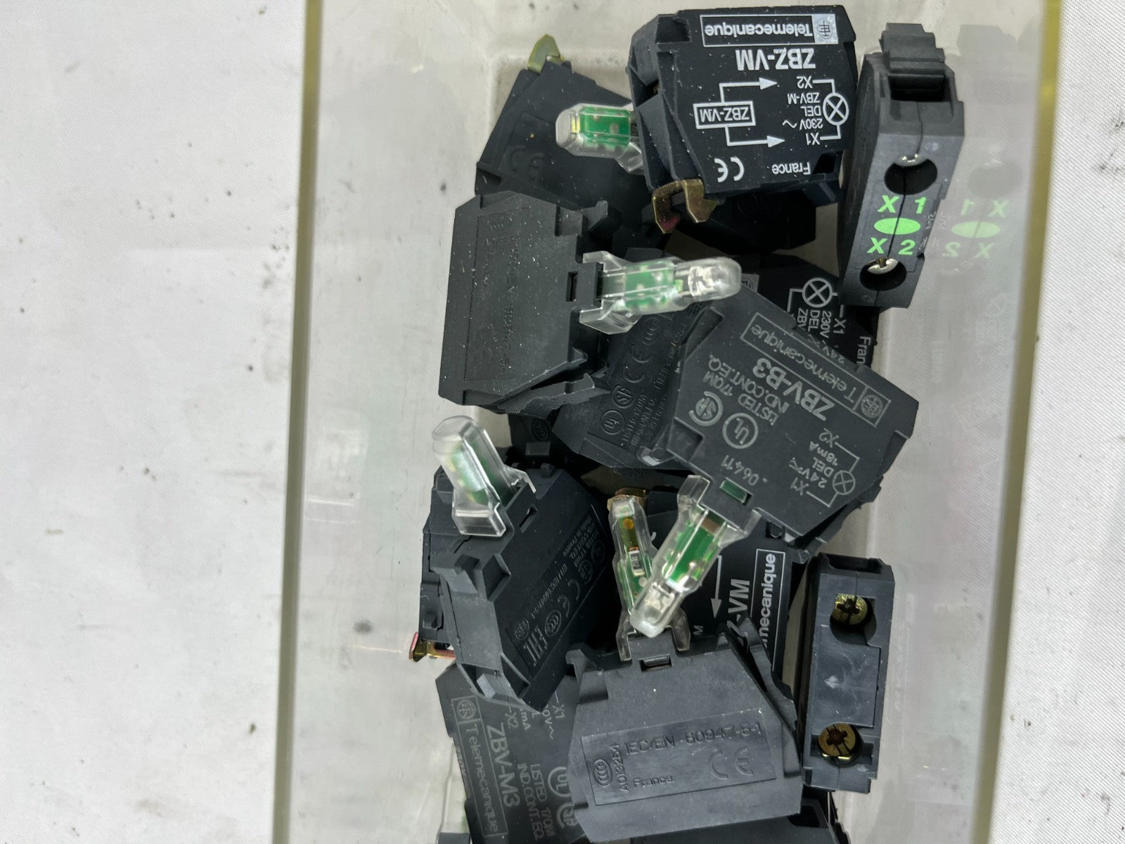 Schneider Electric ZBVM3 Harmony ZBV Green LED Light Blocks 230–240 V AC Lot Mix