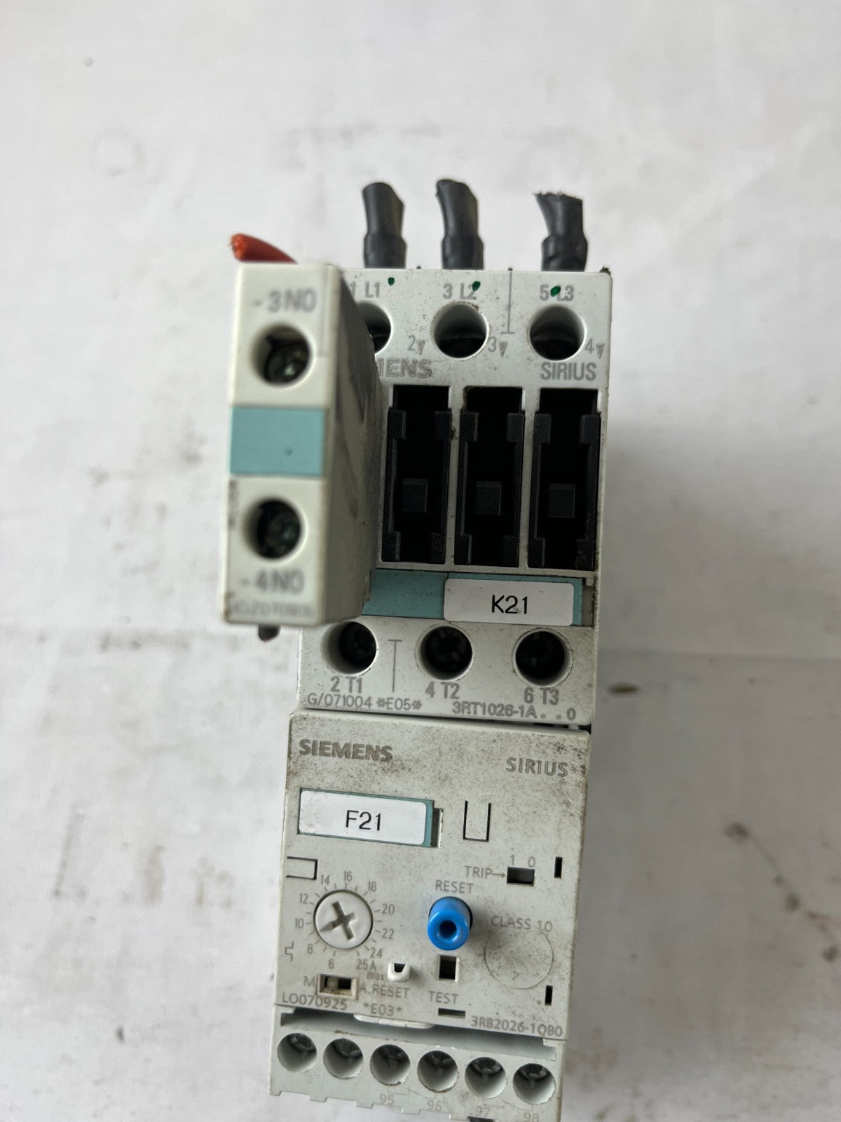 Siemens Sirius 3RB2026-1QB0 Overload Relay + 3RT2026 Contactor w/ 3RH1921-1CA10