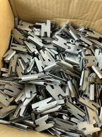 Lot Of Steel Mounting Clips Brackets Hardware Fasteners Approx. 1.5kg New Spares