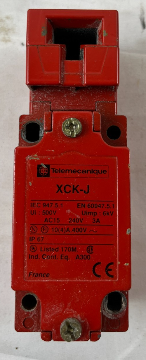Telemecanique XCS A701 Safety Limit Switch XCK-J Guard Interlock New NOS