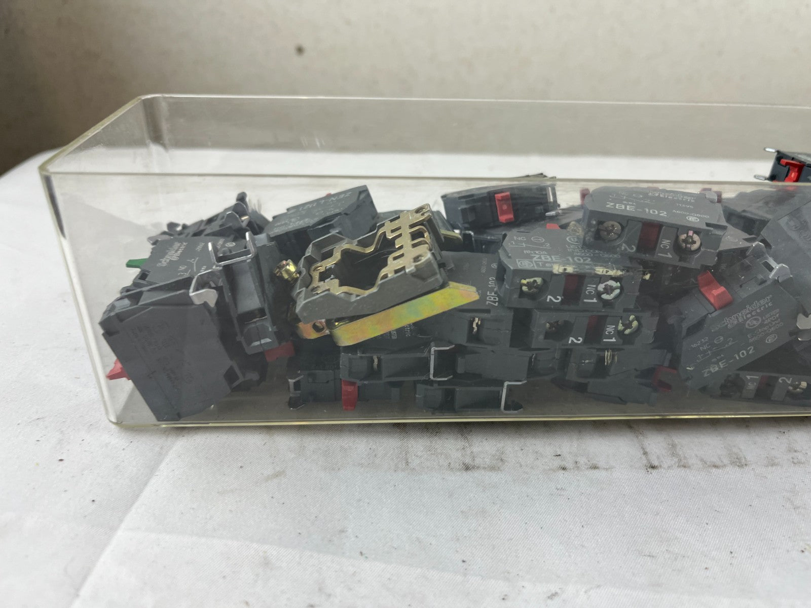 Schneider Electric ZBE102 Harmony XB4/XB5 Contact Blocks 1NC Screw Clamp Bundle