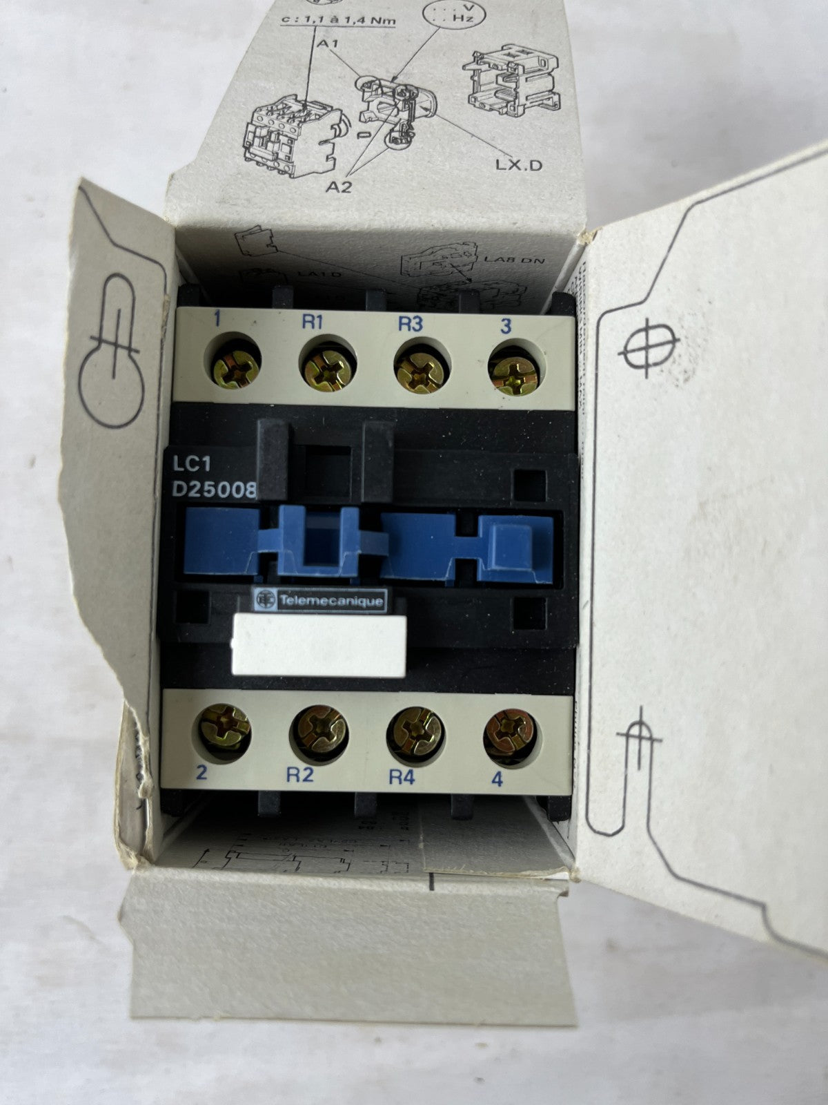 Telemecanique LC1D25008M7 Contactor 4-Pole 40A AC-1 2NO/2NC 220–240V AC Coil New