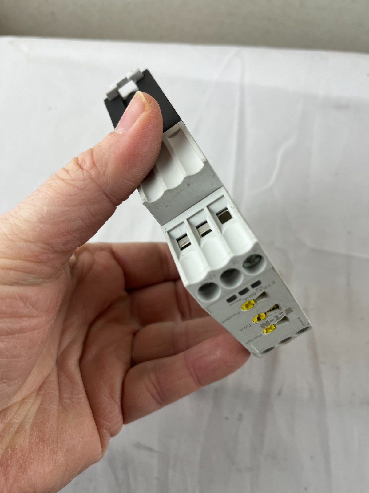 Eaton ETR4-69-A Timer Relay NEW 24-240V 0.05s-100h Multifunction DIN XTTR6A100H6