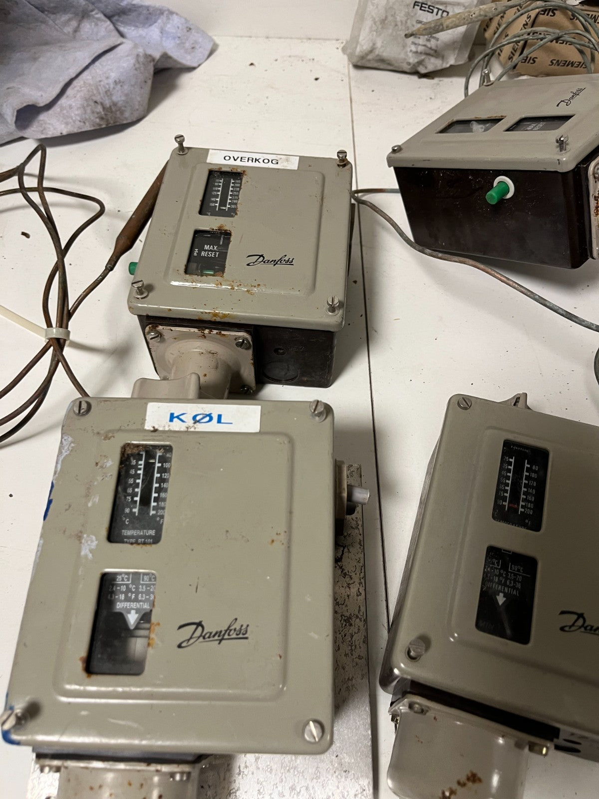 Danfoss RT101 & RT107 Temperature Switches Lot (5 pcs) – Used, Tested Industrial