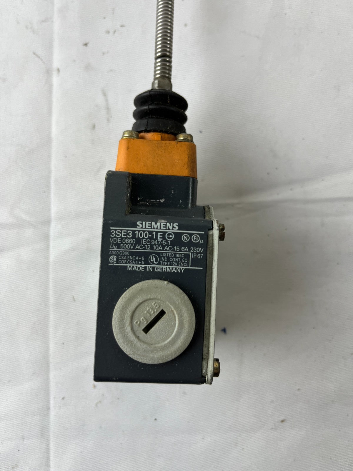 Siemens 3SE3 100-1FC Limit Switch Flexible Rod IP67 Used Spare Parts