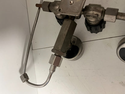 Messer Griesheim Oxygen Regulator Dual-Stage 315bar/10bar WIKA Gauge Used