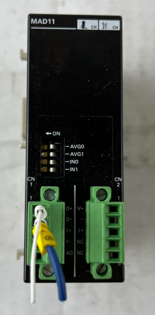 Omron CPM2C-MAD11 Analog I/O Unit 2x Analog Inputs 1x Analog Output 24V DC Used