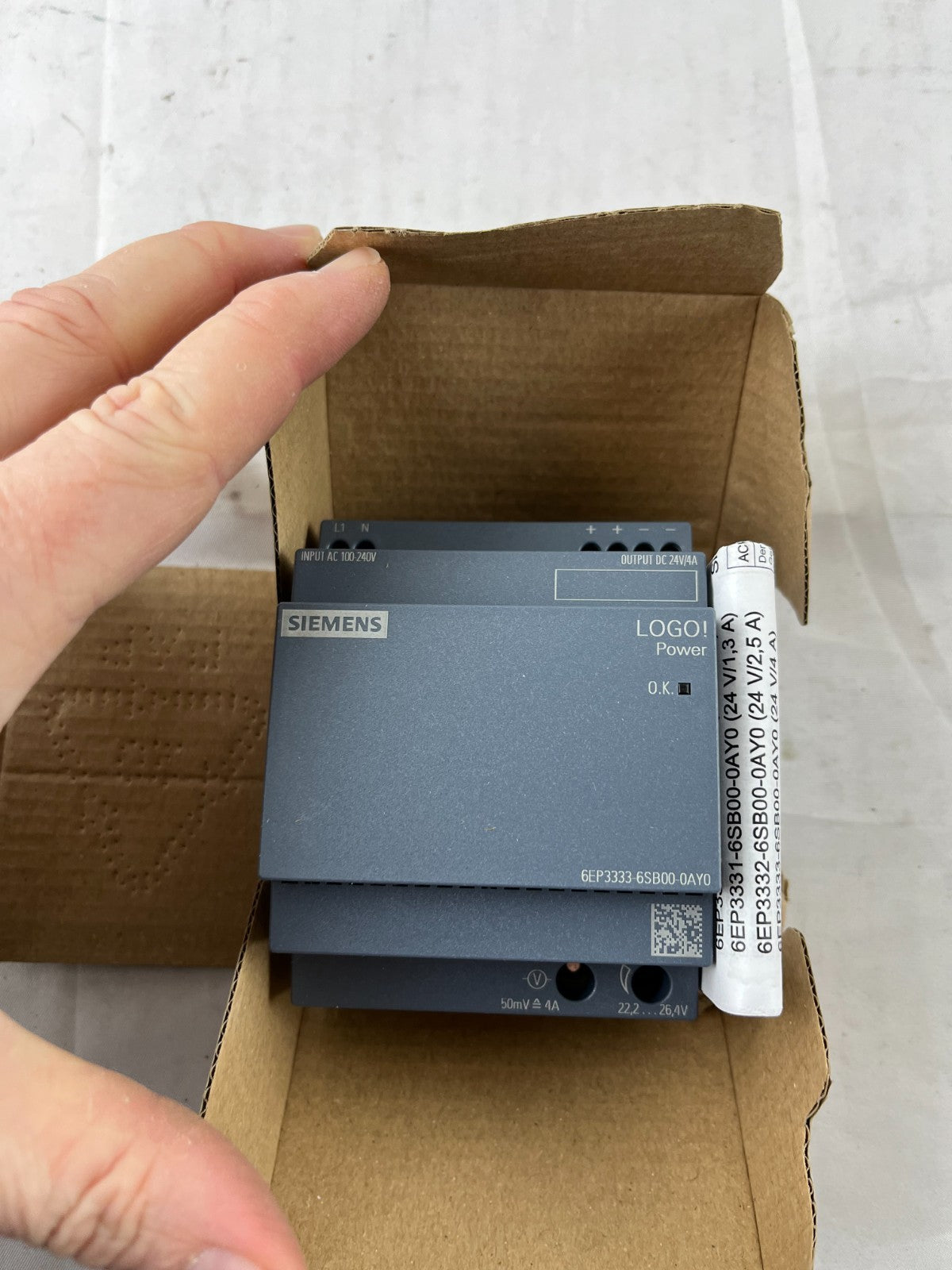 Siemens 6EP3333-6SB00-0AY0 LOGO! Power Supply 24V DC 4A New (Box Damaged)