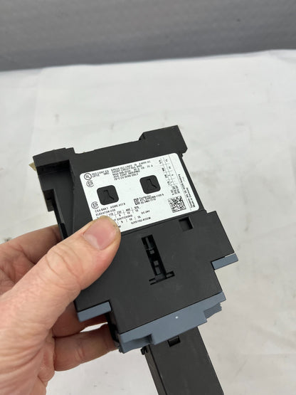 Siemens SIRIUS 3RT2025-1BB40 DC Contactor + 3RF2120-1BA10 Solid State Relay