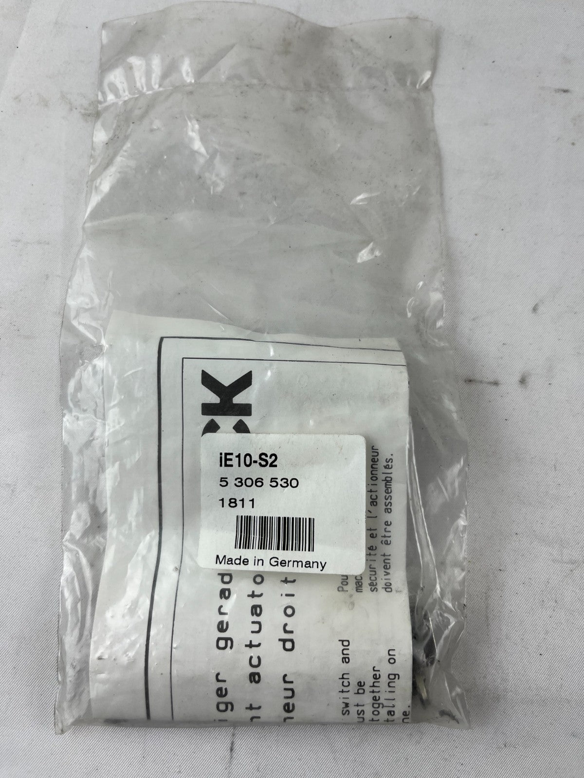 Sick iE10-S2 Safety Actuator 5306530 Straight Interlock Switch i10 Lock New
