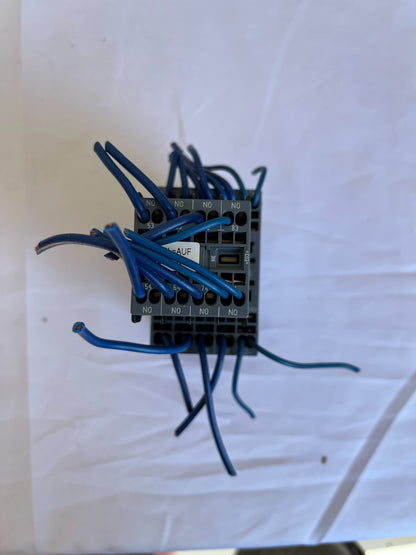 Siemens 3RH2140-2FB40 Contactor Relay 4NO 24V DC Coil With Pre-Wiring Used