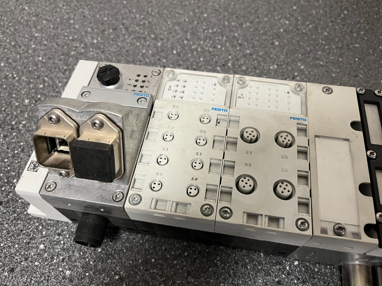 Festo Pneumatic Valve Manifold Assembly with Valves and Solenoids - Tested