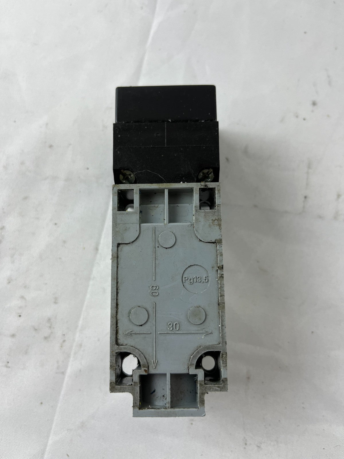 Balluff BES 517-223-P4 Unisensor Inductive Sensor 20-250V AC/DC 20-25mm Used