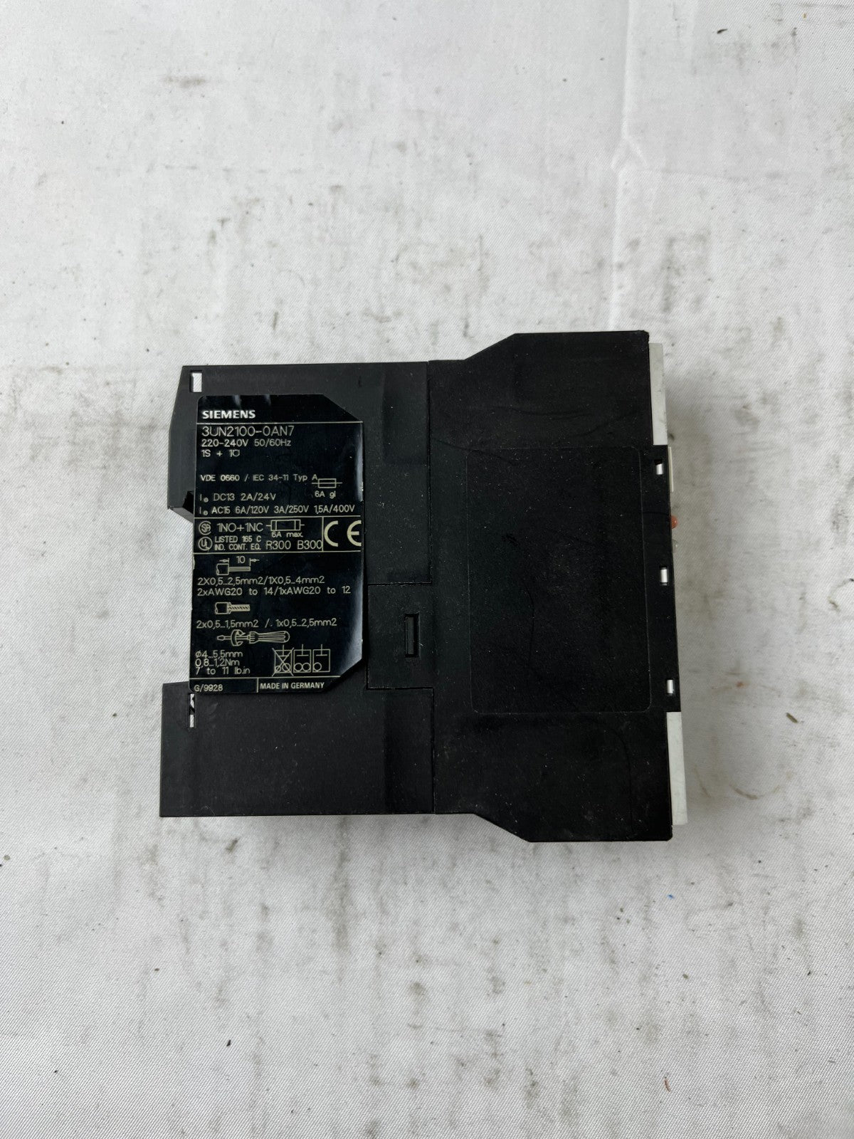 Siemens 3UN2100-0AN7 Thermistor Motor Protection Relay 220-240V Used Spare Unit
