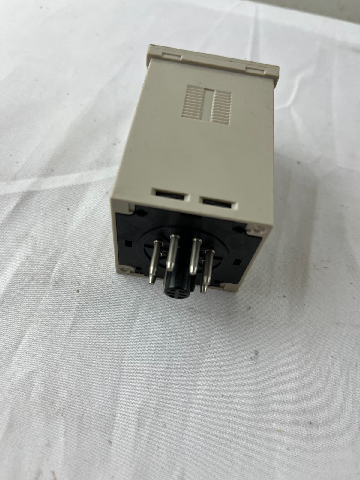 Omron H3BA-8H Timer Relay NEW 200-240VAC 0-5hrs 8-Pin DPDT Japan Made