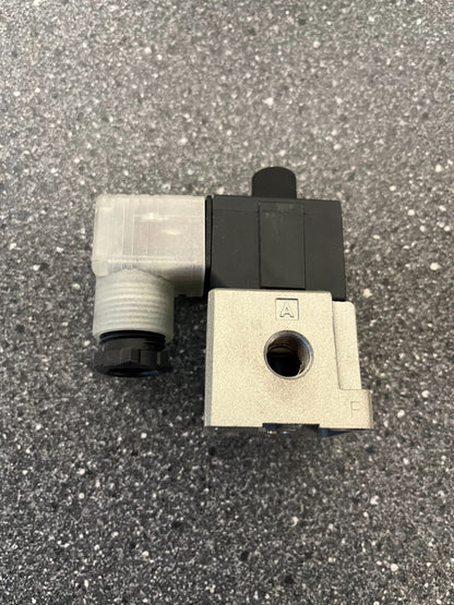New SMC EVT317-5DZ-02F-Q Pneumatic Solenoid Valve 24VDC, 0-0.9MPa, Made in Japan