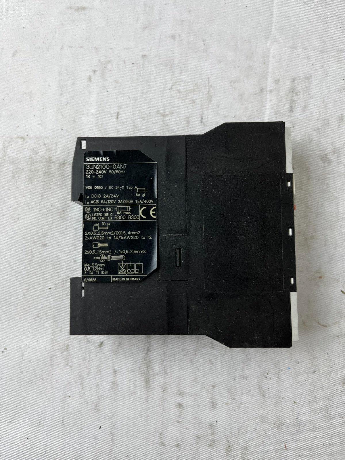 Siemens 3UN2100-0AN7 Thermistor Motor Protection Relay 220-240V Used Spare Unit