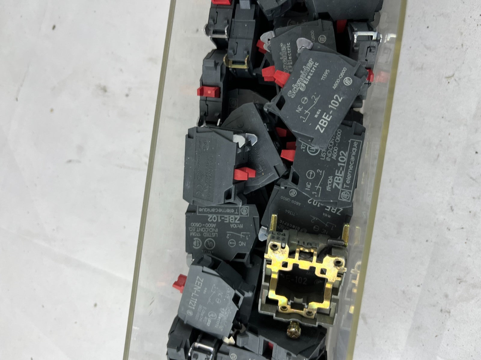 Schneider Electric ZBE102 Harmony XB4/XB5 Contact Blocks 1NC Screw Clamp Bundle