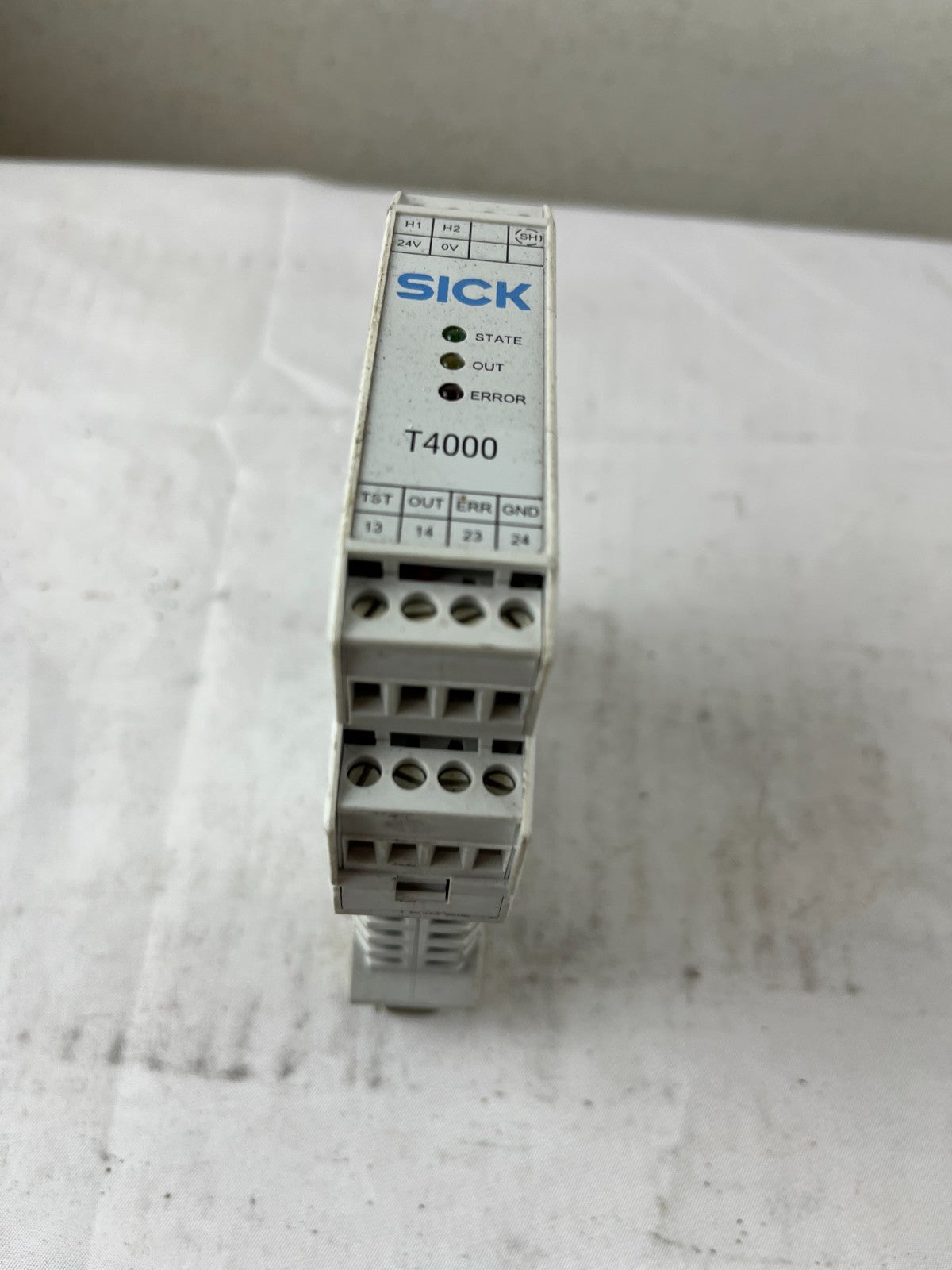 SICK T4000-1RBA01 Safety Switch Evaluation Unit 24VDC 2NO 3A USED Spare Part