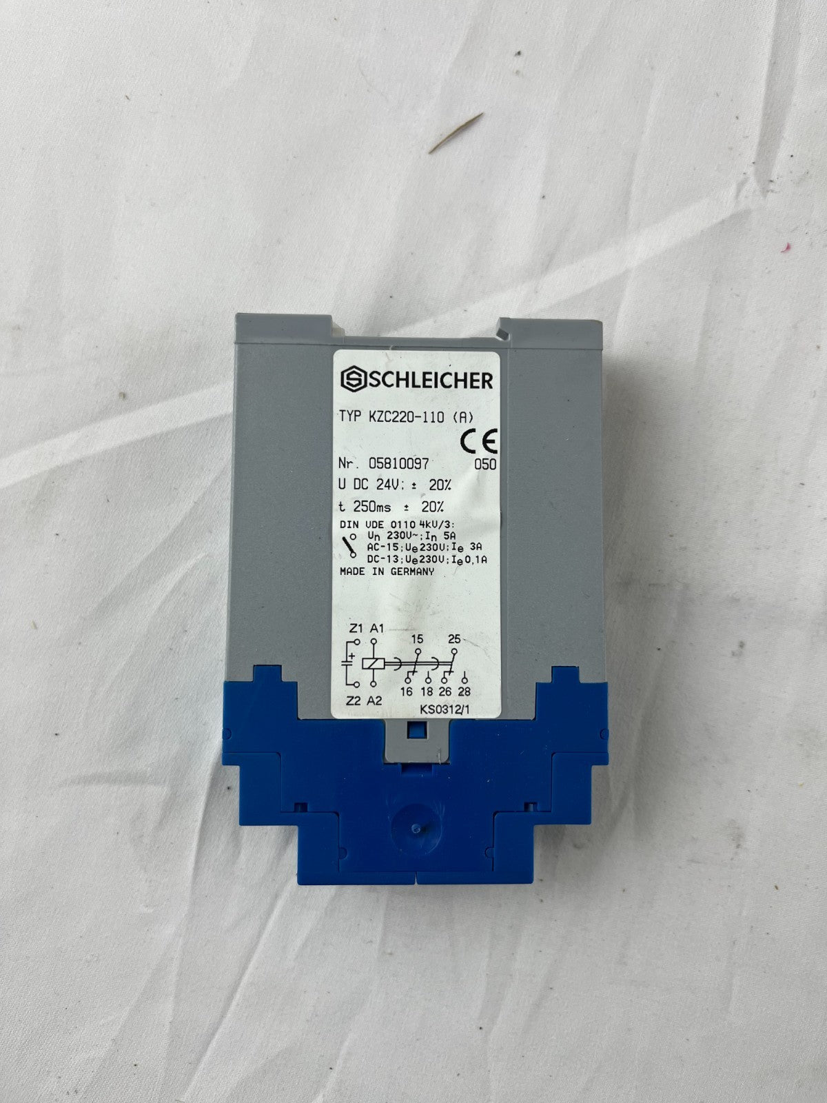 Schleicher KZC220-110 A Time Delay Relay NEW 24V DC 250ms Socket Germany Made