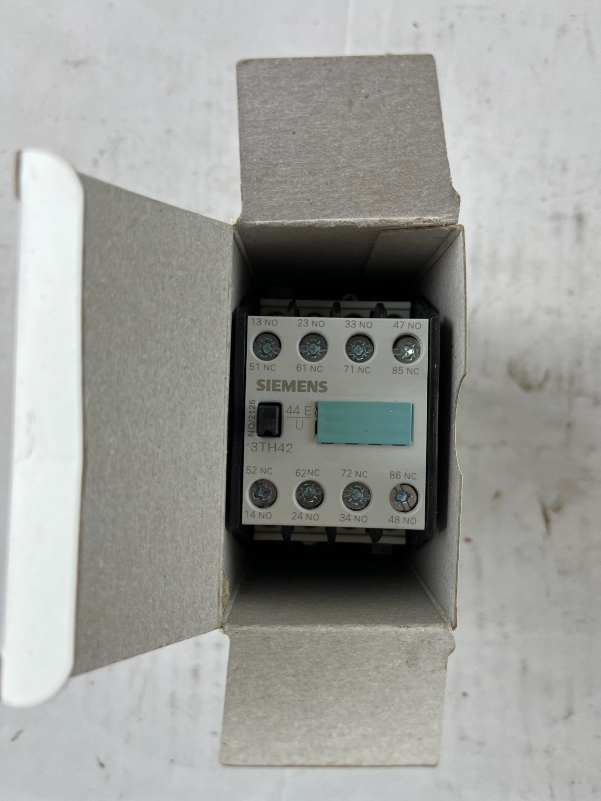 Siemens 3TH4293-0AP0 Contactor Relay 4NO/4NC 230VAC Coil New in Box