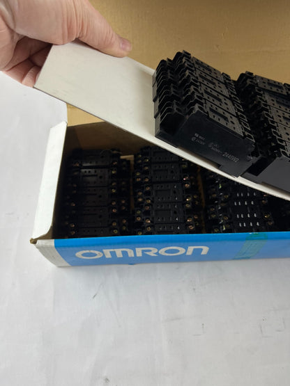 Omron PYF08A-E Relay Socket 8 Pin DIN Rail 40+ pcs New Bulk Bundle Spare Units