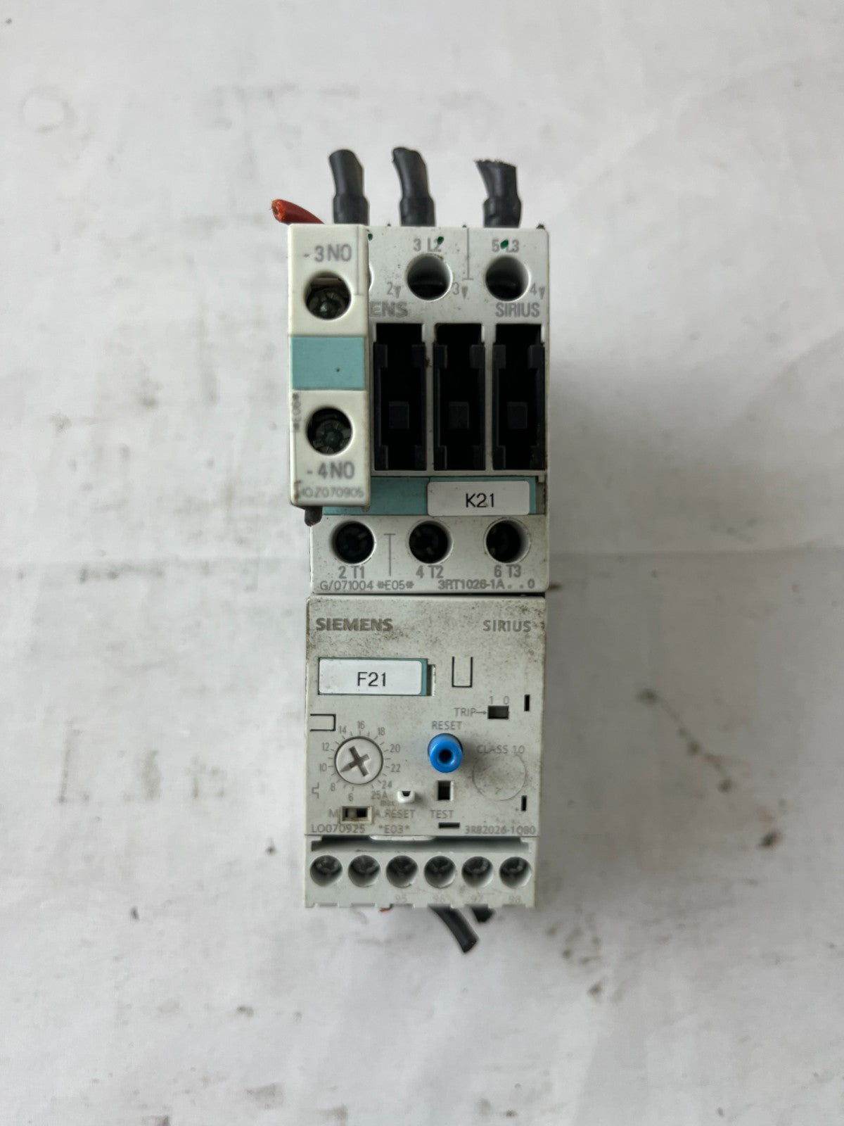 Siemens Sirius 3RB2026-1QB0 Overload Relay + 3RT2026 Contactor w/ 3RH1921-1CA10