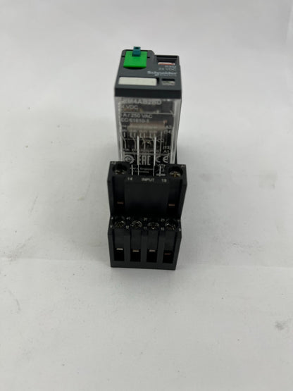 Schneider RXM4AB2B2BD 24VDC Plug-In Relay + RXZE2M114M DIN Rail Socket NEW