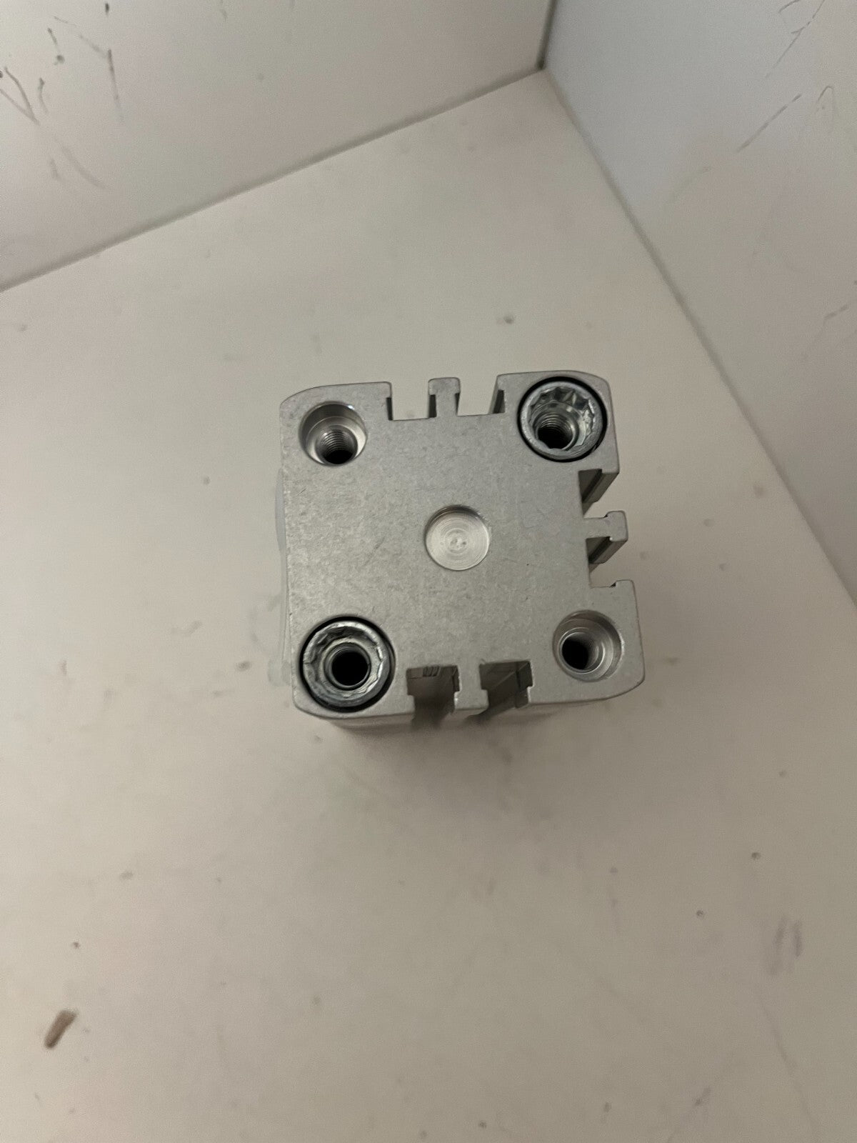 Festo ADNGF-32-25-P-A Pneumatic Cylinder 32mm Bore 25mm Stroke New