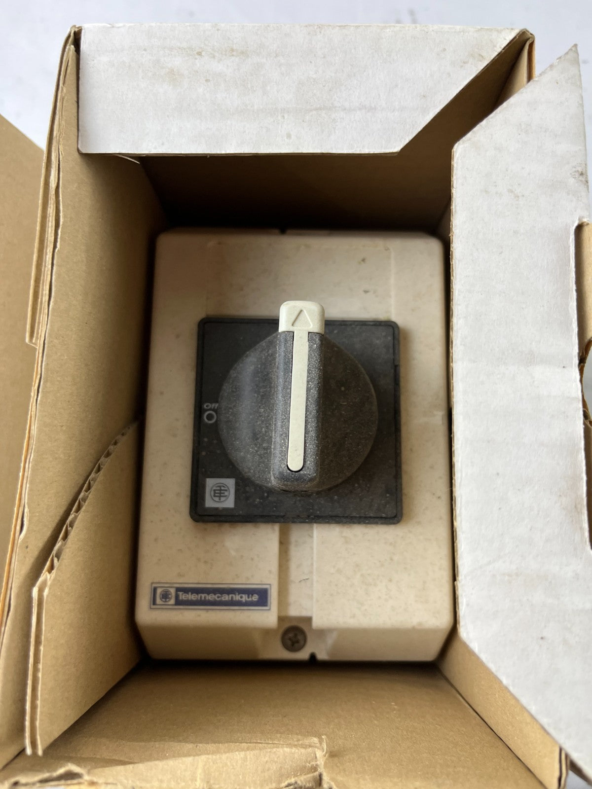Telemecanique VBF01GE Main Switch 16A IP65 Enclosure TeSys New Unit