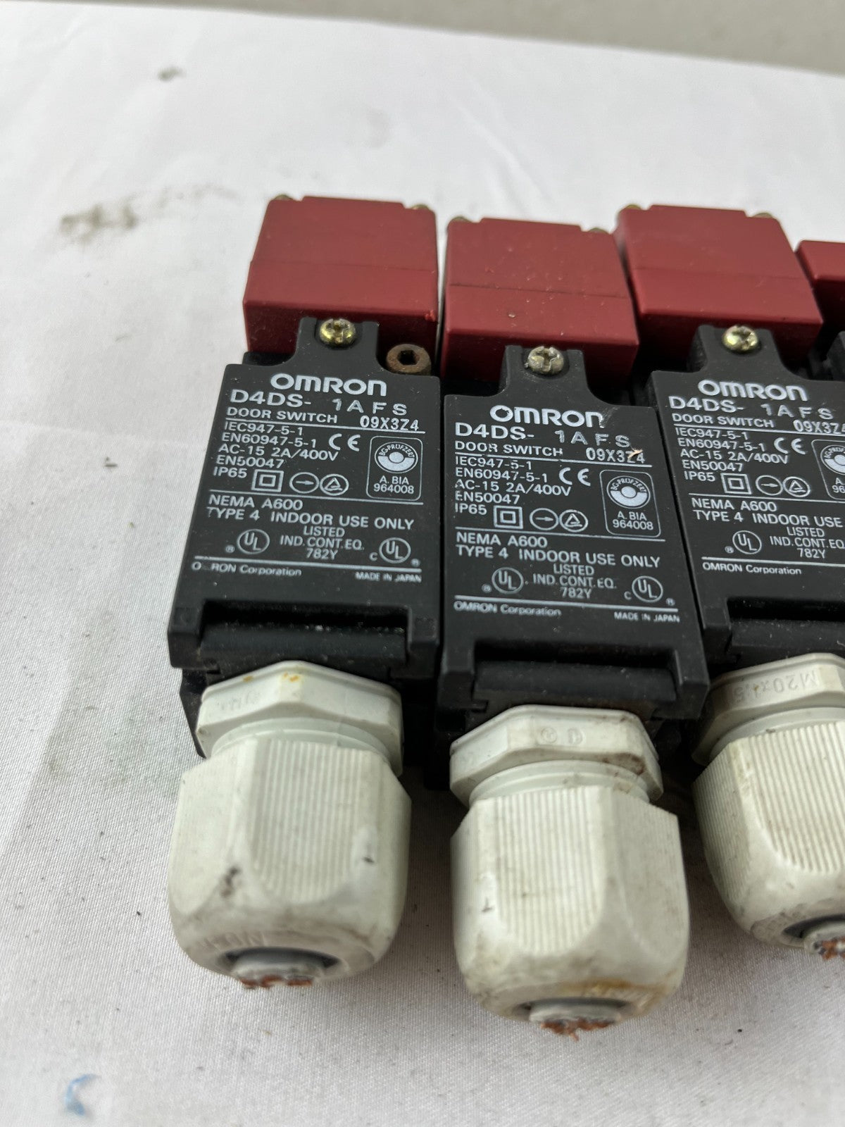 LOT 4x Omron D4DS-1AFS Safety Door Switches USED WORKING Japan IEC947-5-1