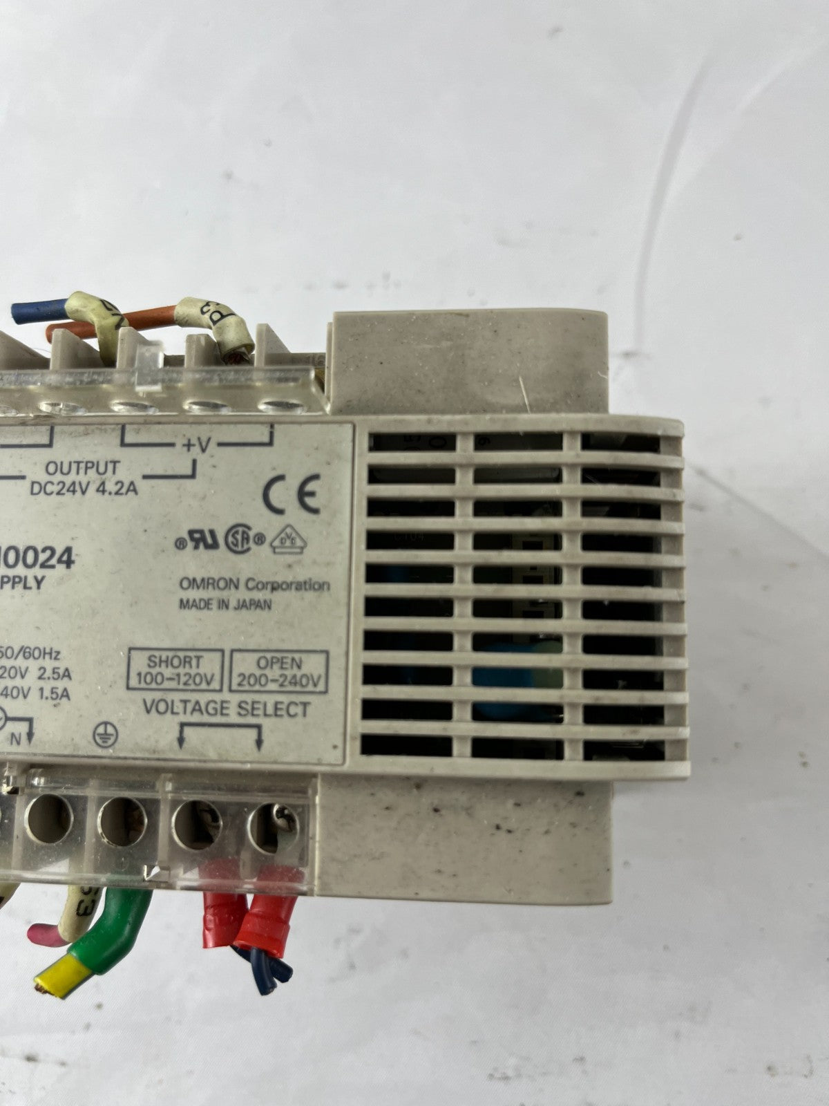 Omron S82K-10024 Power Supply 24V DC 4.2A 100–120/200–240V AC DIN Rail Used