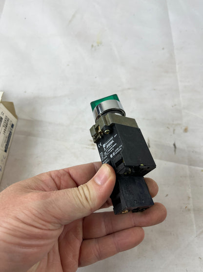 Telemecanique ZB2BW0941 Illuminated Pushbutton Green 1NO New NOS Spare Unit