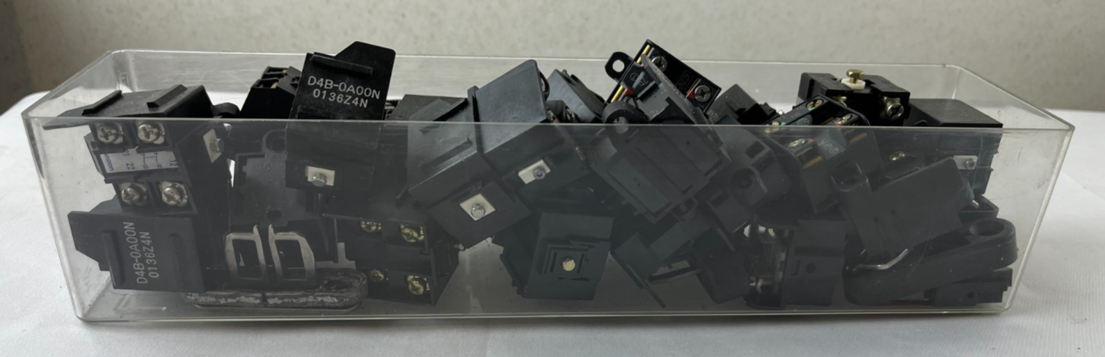 Omron D4B-0A00N Limit Switch Bundle Mechanical 1NO/1NC Used Lot, Used Spares