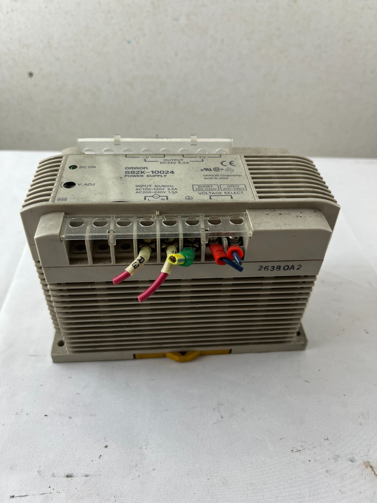 Omron S82K-10024 Power Supply 24V DC 4.2A 100–120/200–240V AC DIN Rail Used